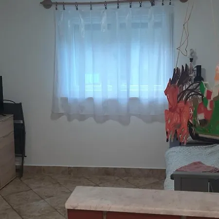 Erdei Fenyoe Σπίτι διακοπών Lenti